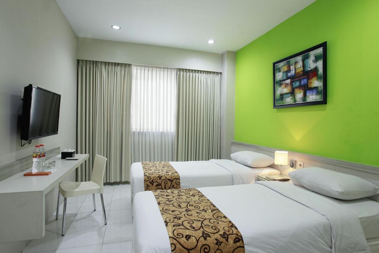 Rivisha Hotel Maguwo Exterior foto