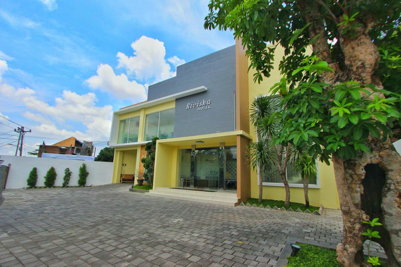 Rivisha Hotel Maguwo Exterior foto