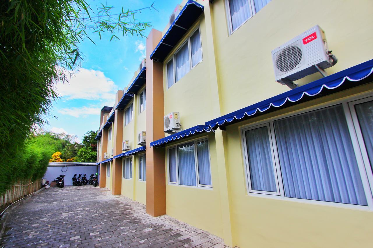 Rivisha Hotel Maguwo Exterior foto